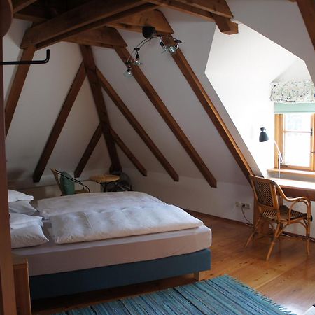 Hotel Schwarzer Adler Ерланген Стая снимка