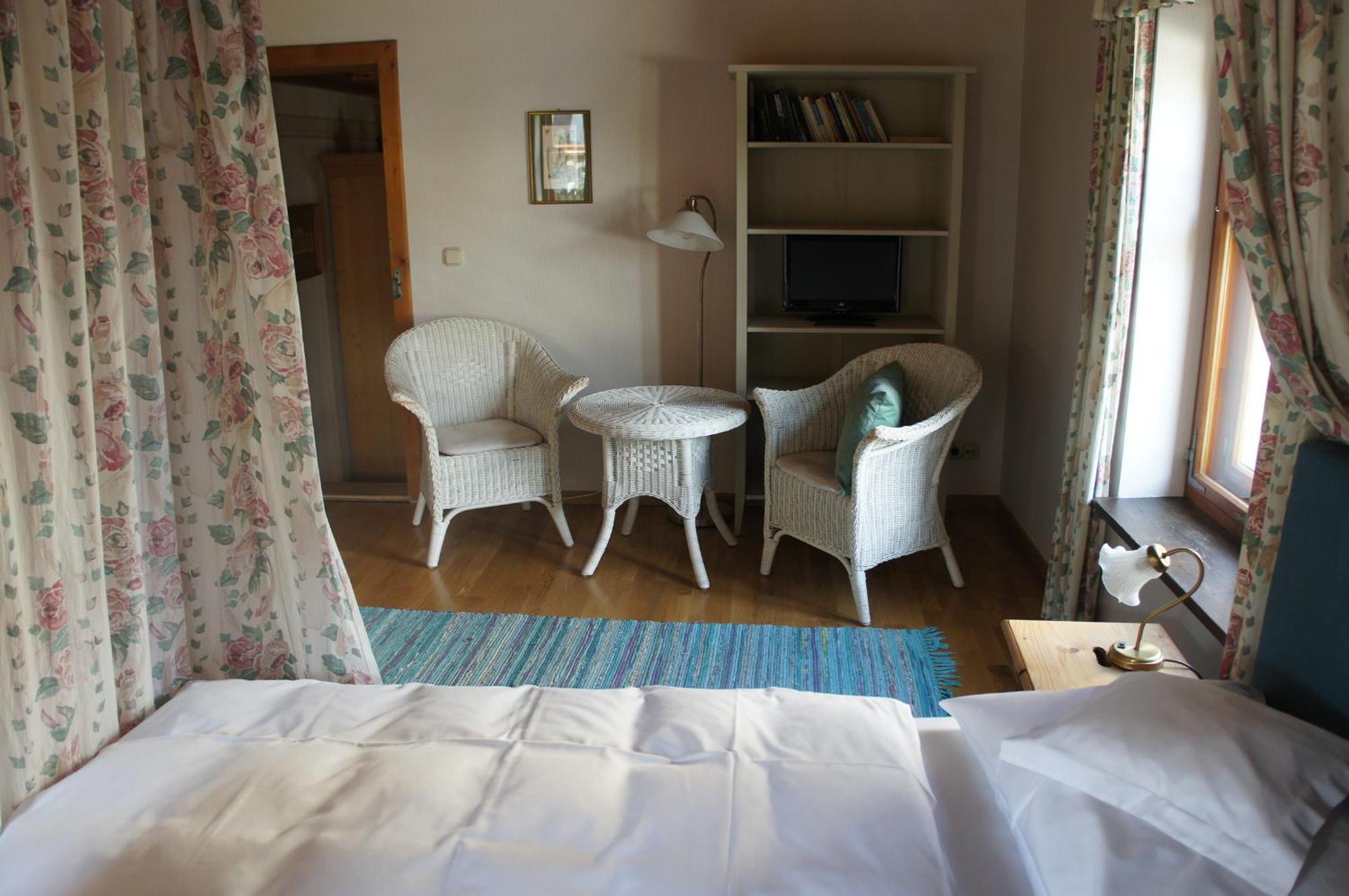 Hotel Schwarzer Adler Ерланген Стая снимка